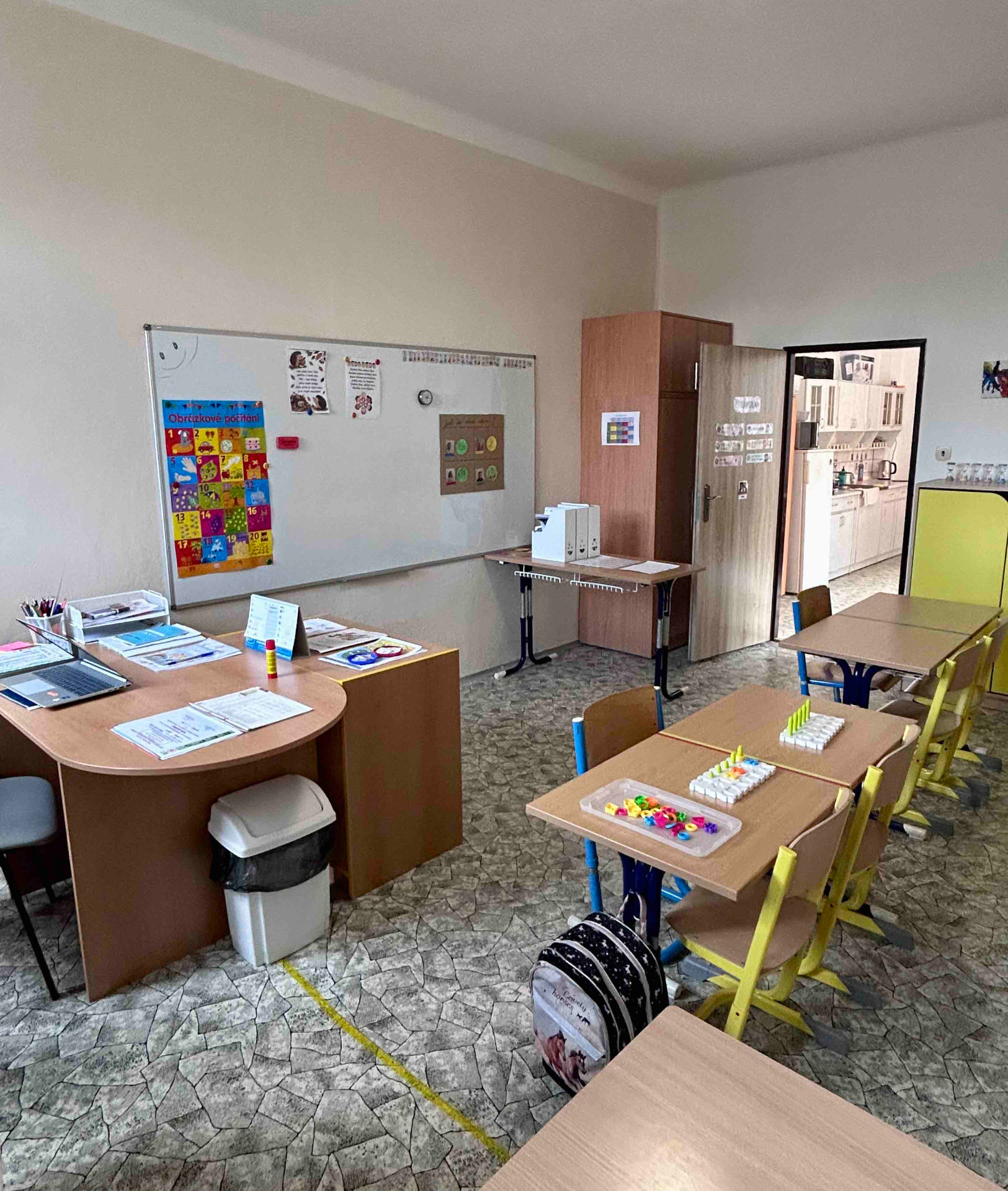 Učebna s výukovými pomůckami a praktickým náčiním