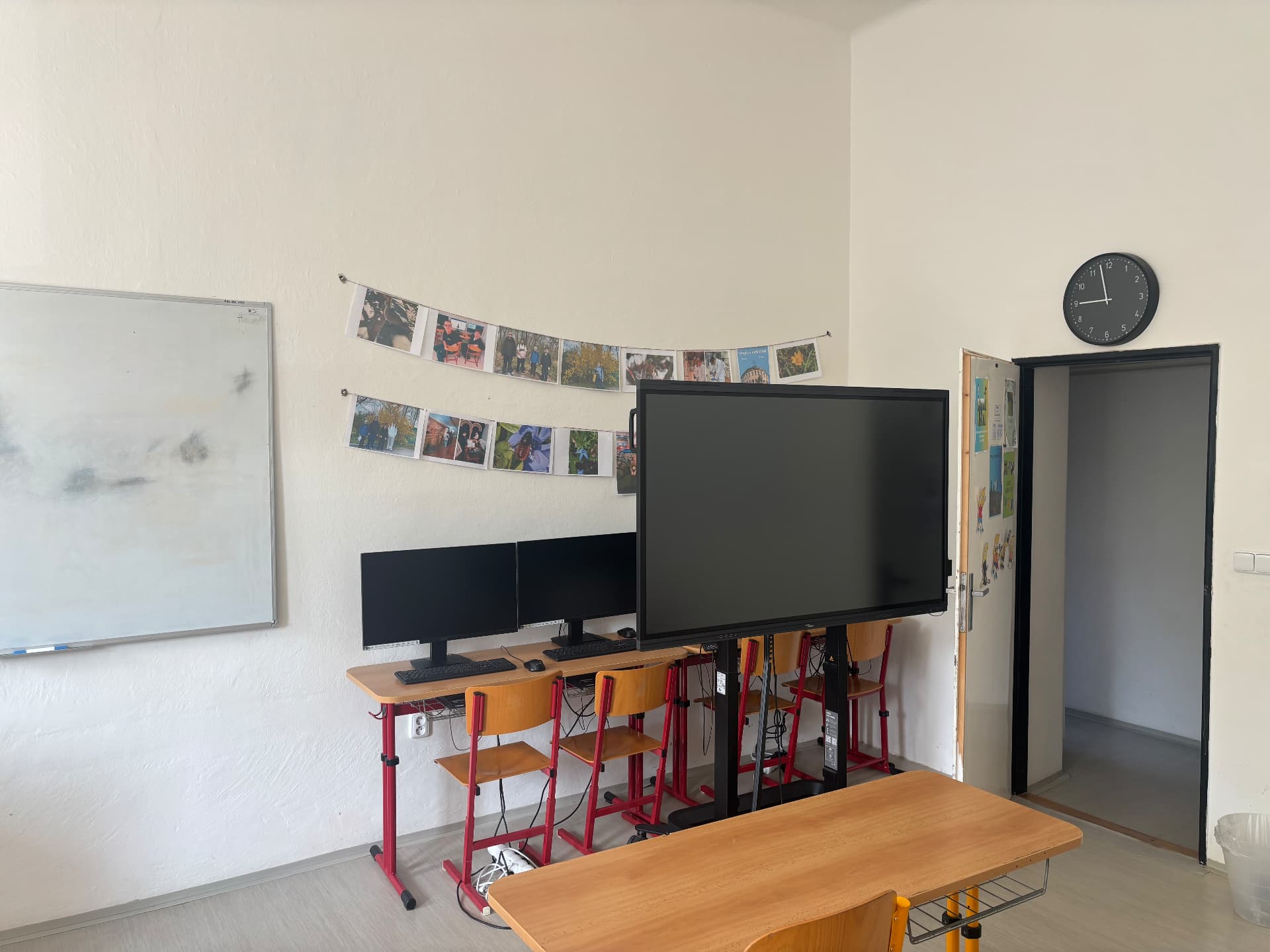Učebna s interaktivní obrazovkou